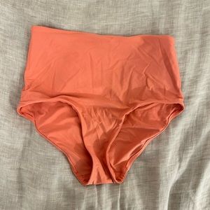 lululemon high waisted swimsuit bottoms size 0 pink color LIKE NEW CONDITION